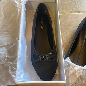 Tahari Elegant Black Loafers with Ribbon Accent